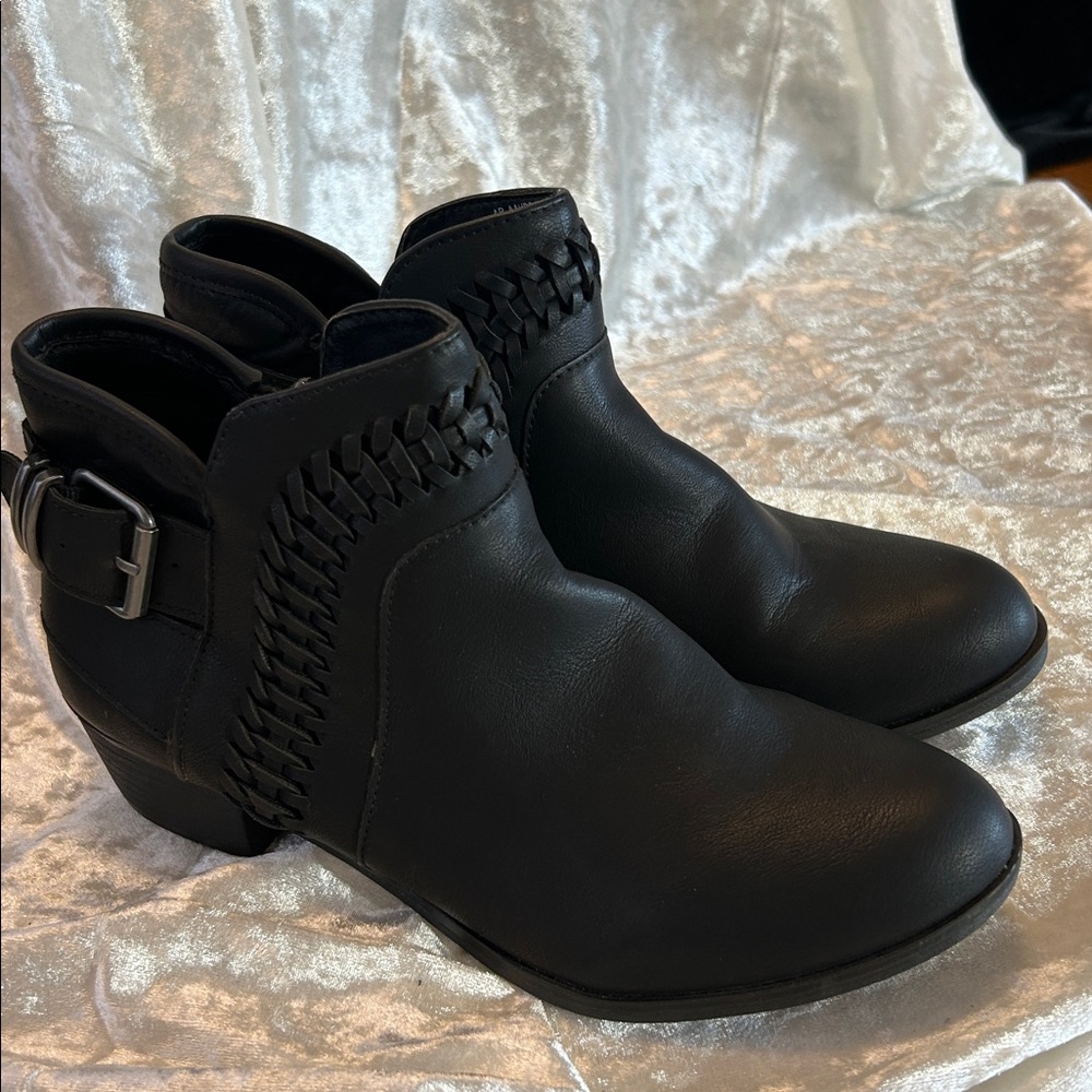 NWOB AMERICAN RAG BLACK BOOTIE 6